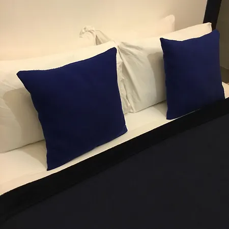 Smln & Bed & Breakfast Neapol