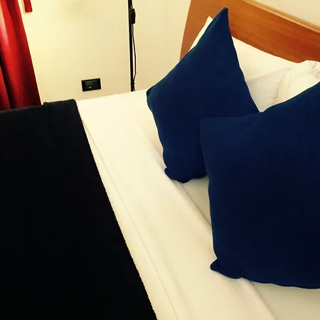 Smln & Bed & Breakfast